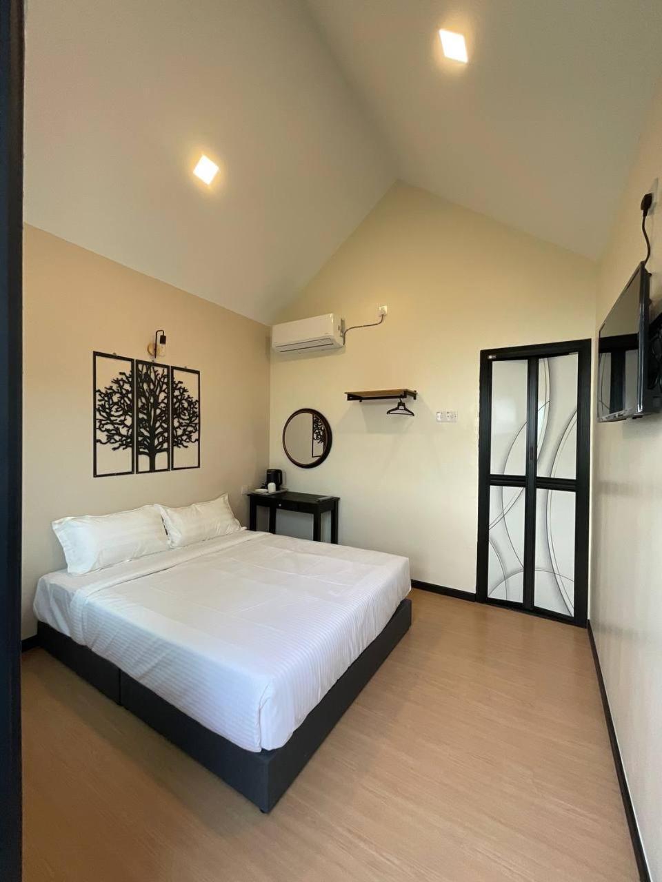 The Sky Inn Kuantan Esterno foto